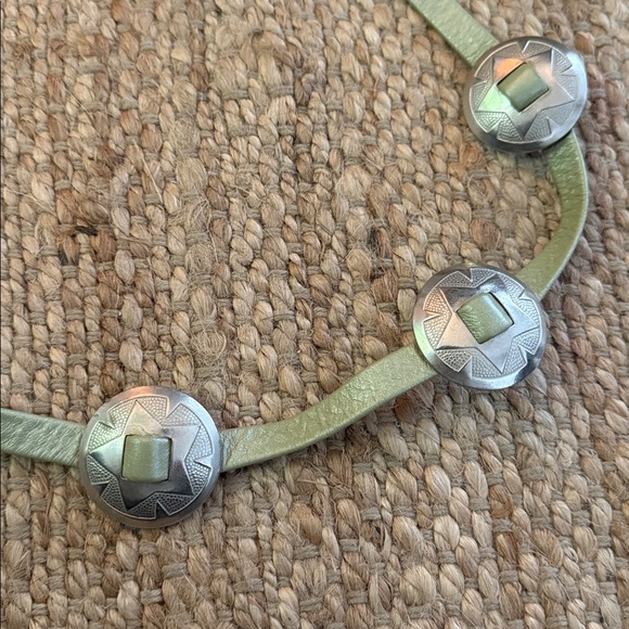 Authentic leather vintage belt in a sage color - Picture 2 of 5